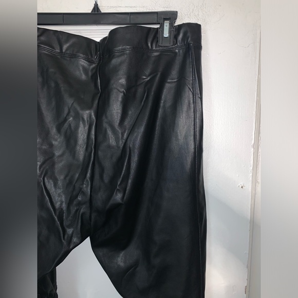 Express super high waisted faux leather seamed leggings size large - Picture 11 of 12